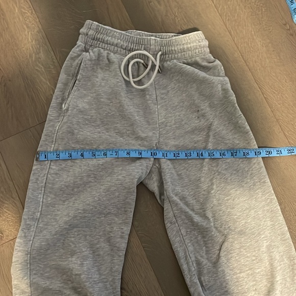 HnM grey sweatpants - Picture 3 of 4